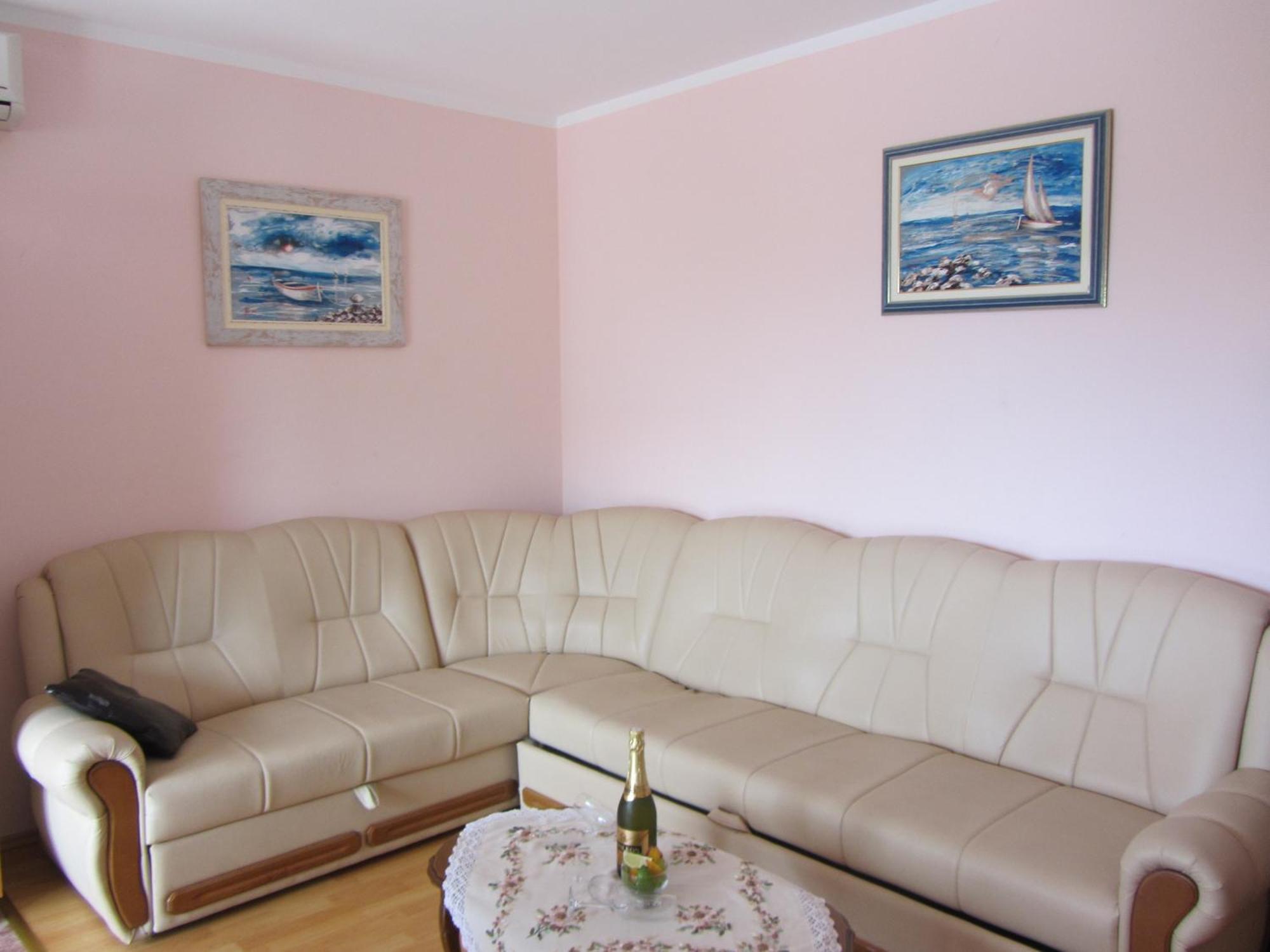 Apartments Dilja Malinska Quarto foto