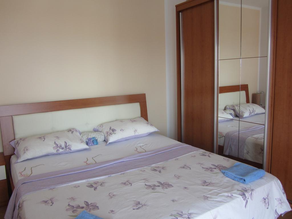 Apartments Dilja Malinska Quarto foto